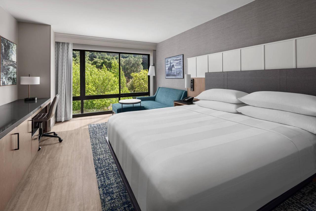 Pleasanton Marriott Hotel Exterior photo